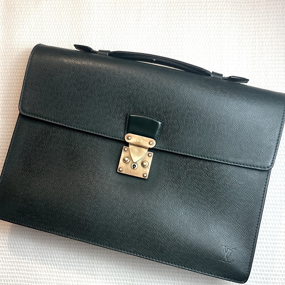 LV Green Taiga Laguito Briefcase 💼 Auth. Brass hardware vintage size 15:11:2”